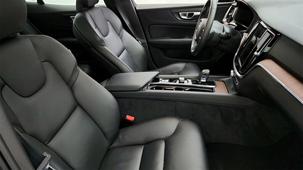 2024 Volvo S60 B5 Plus Dark Theme Laurel MD