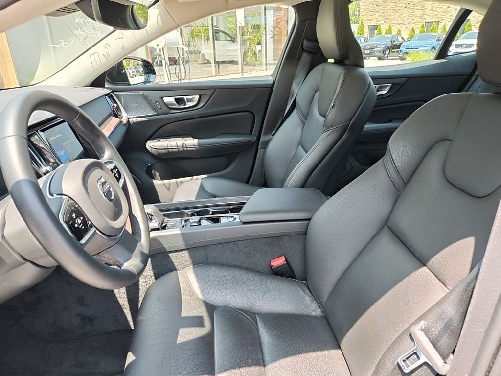 2024 Volvo S60 B5 Plus Dark Theme Hunt Valley MD