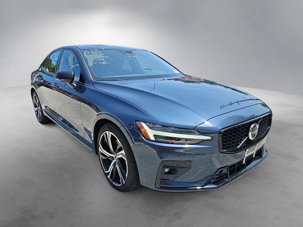 2024 Volvo S60 B5 Plus Dark Theme Hunt Valley MD