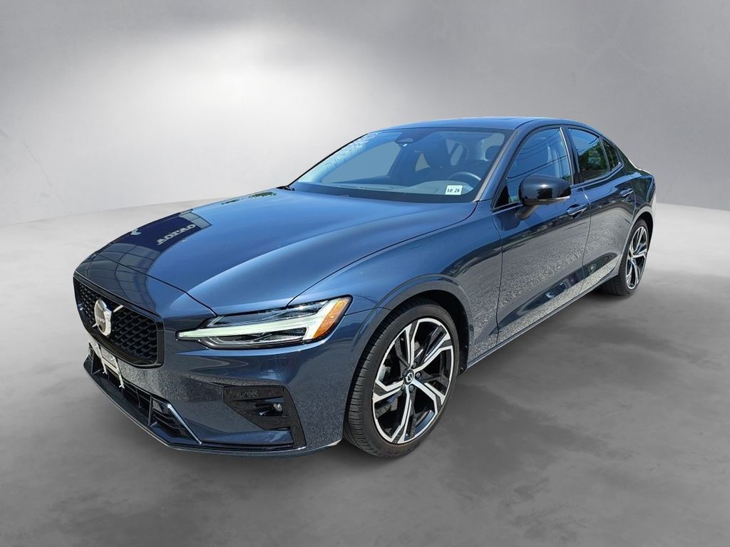 2024 Volvo S60 B5 Plus Dark Theme Hunt Valley MD