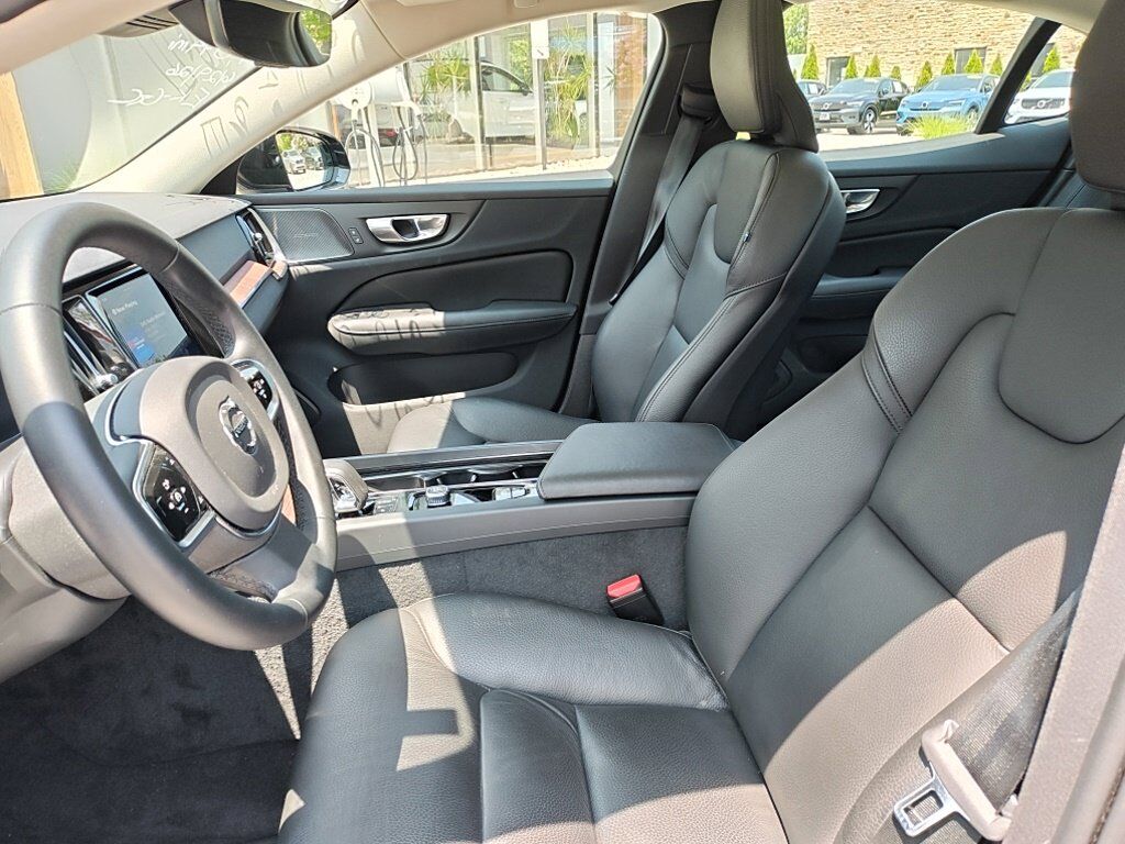2024 Volvo S60 B5 Plus Dark Theme Hunt Valley MD