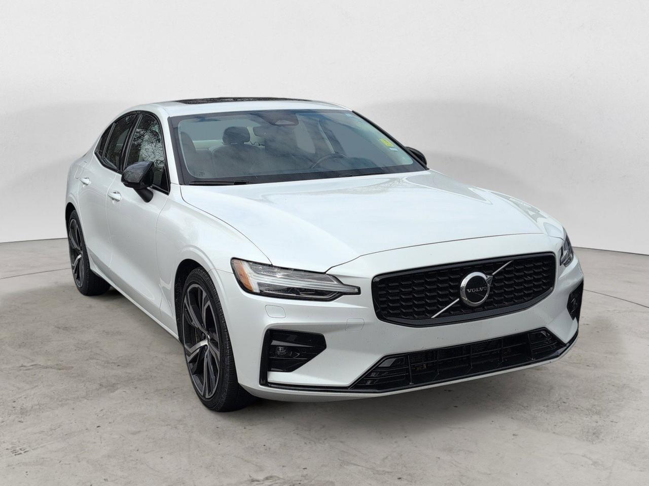2024 Volvo S60 Core Dark Theme