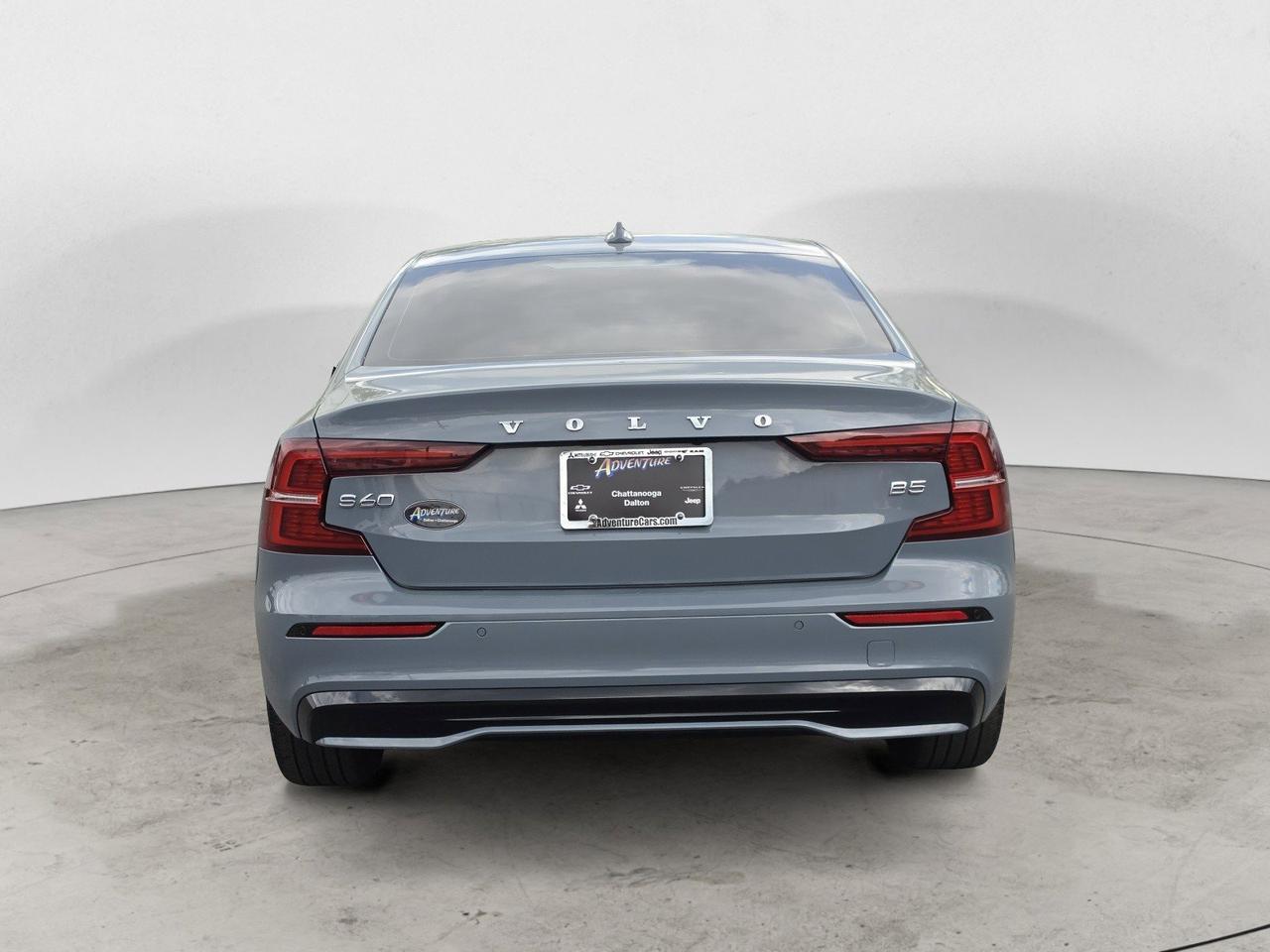 2024 Volvo S60 Core Dark Theme