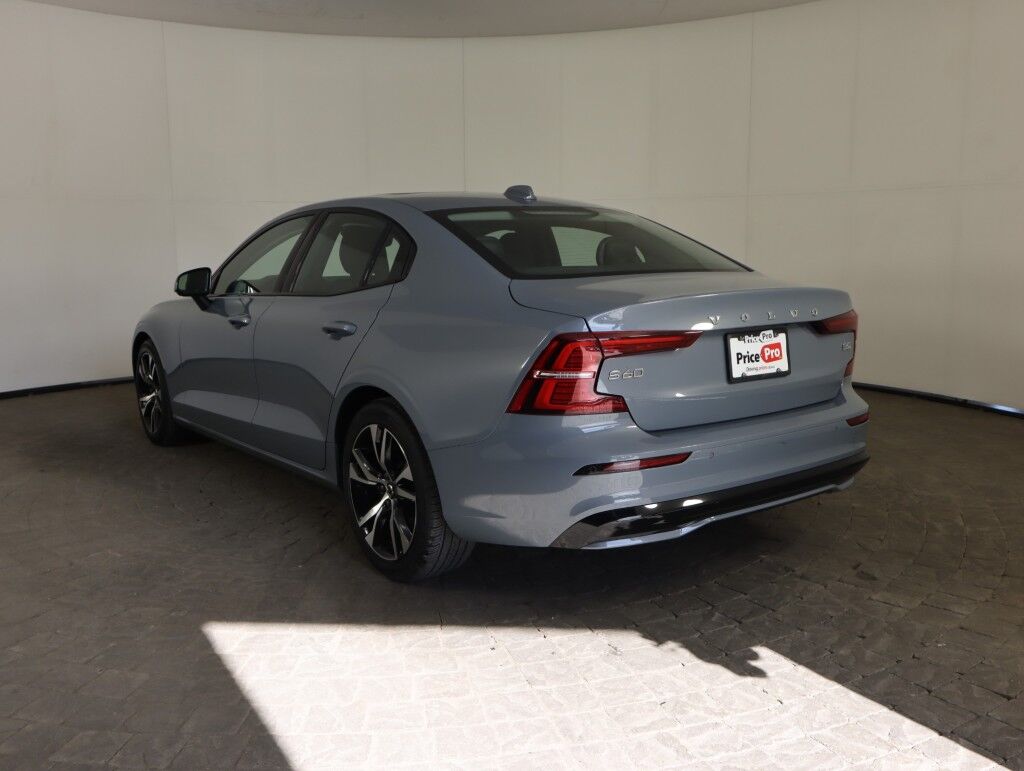 2024 Volvo S60 Core Dark Theme Maumee OH