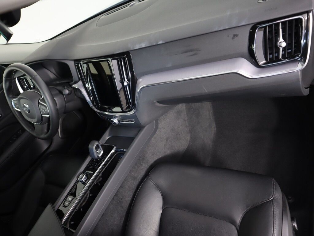 2024 Volvo S60 Core Dark Theme Maumee OH