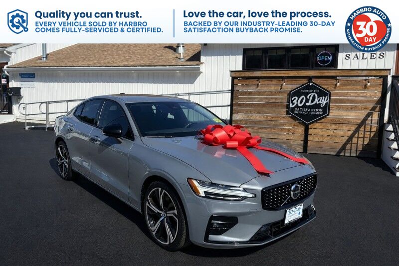 2024 Volvo S60 Core Dark Theme