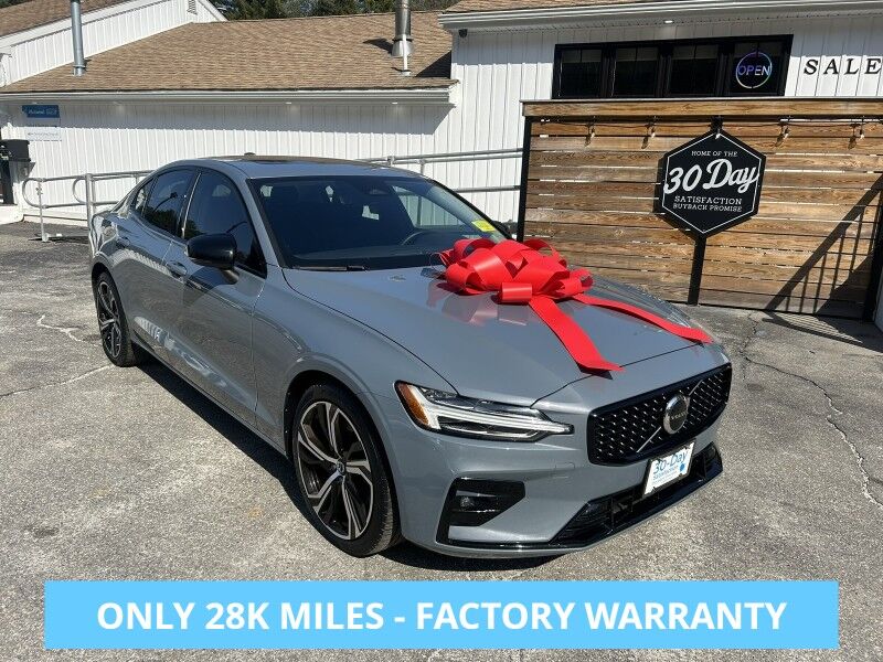 2024 Volvo S60 Core Dark Theme