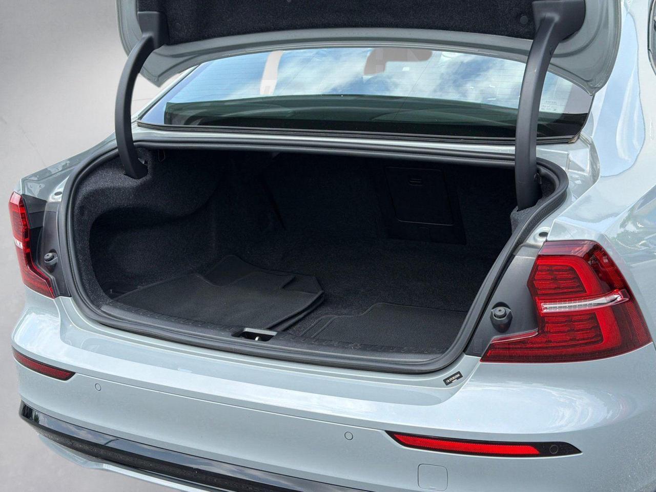 2024 Volvo S60 Core Dark Theme Hagerstown MD