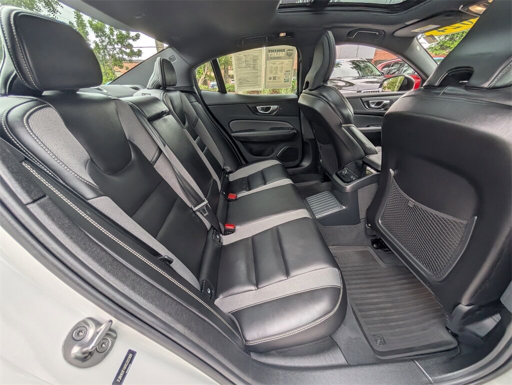 2024 Volvo S60 Recharge Plug-In Hybrid T8 Plus Black Edition Hunt Valley MD