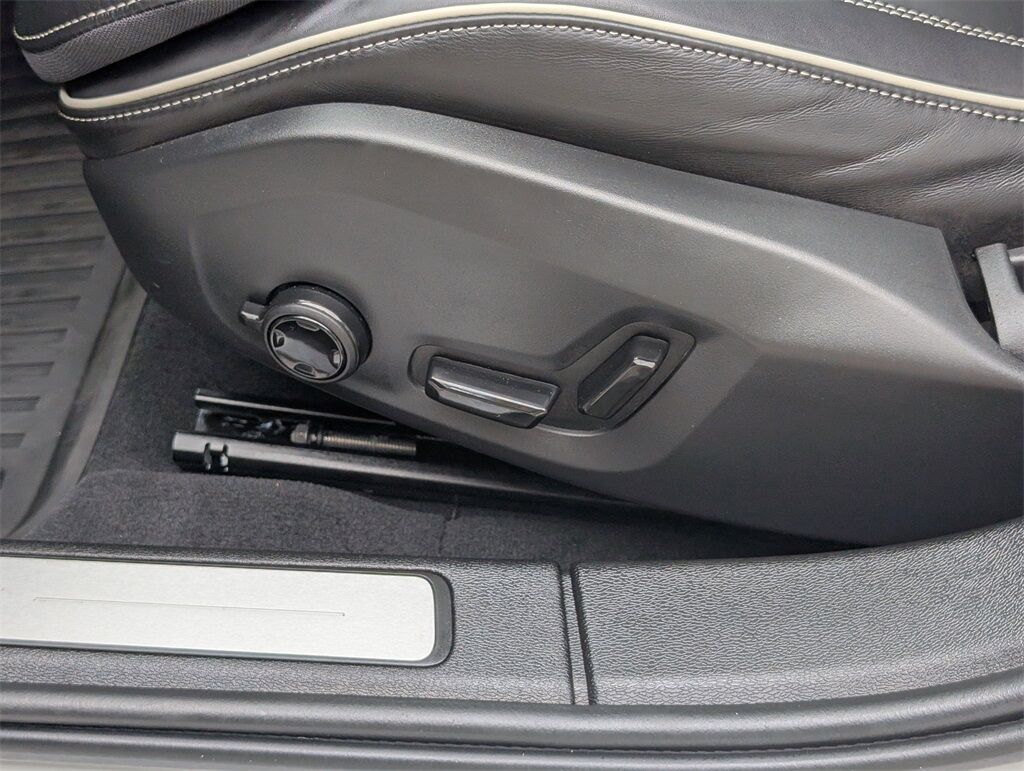 2024 Volvo S60 Recharge Plug-In Hybrid T8 Plus Black Edition Hunt Valley MD