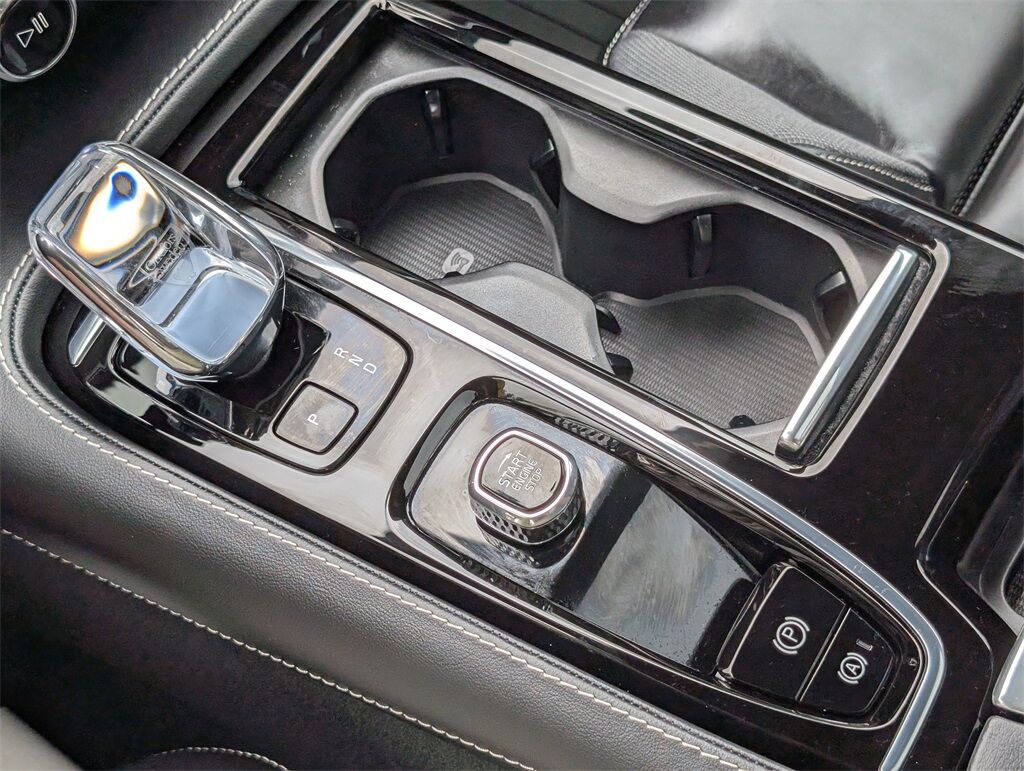 2024 Volvo S60 Recharge Plug-In Hybrid T8 Plus Black Edition Hunt Valley MD
