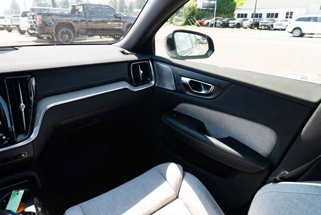 2024 Volvo S60 Recharge Plug-In Hybrid Ultimate Milwaukie OR