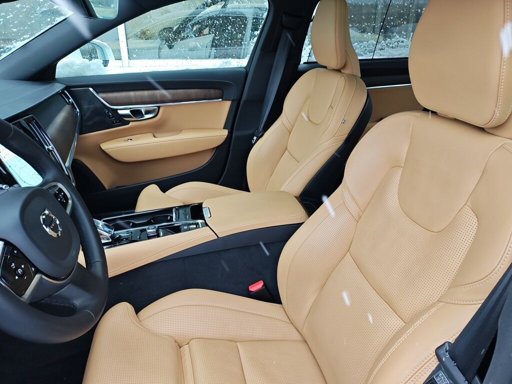 2024 Volvo S90 Recharge Plug-In Hybrid Ultimate Hunt Valley MD