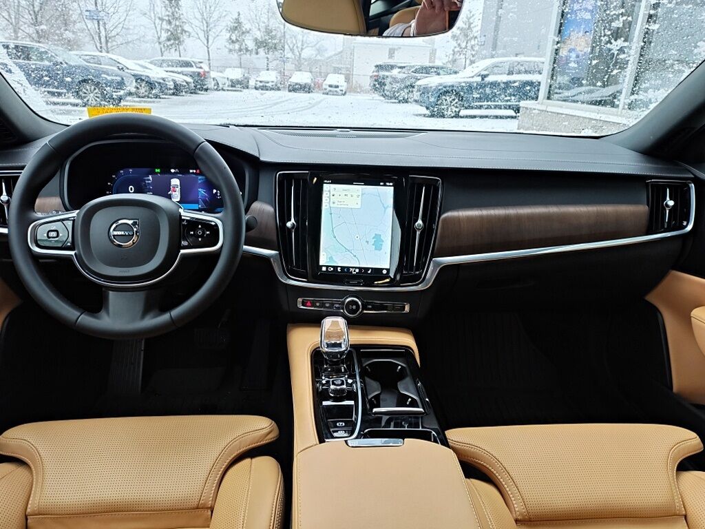 2024 Volvo S90 Recharge Plug-In Hybrid Ultimate Hunt Valley MD