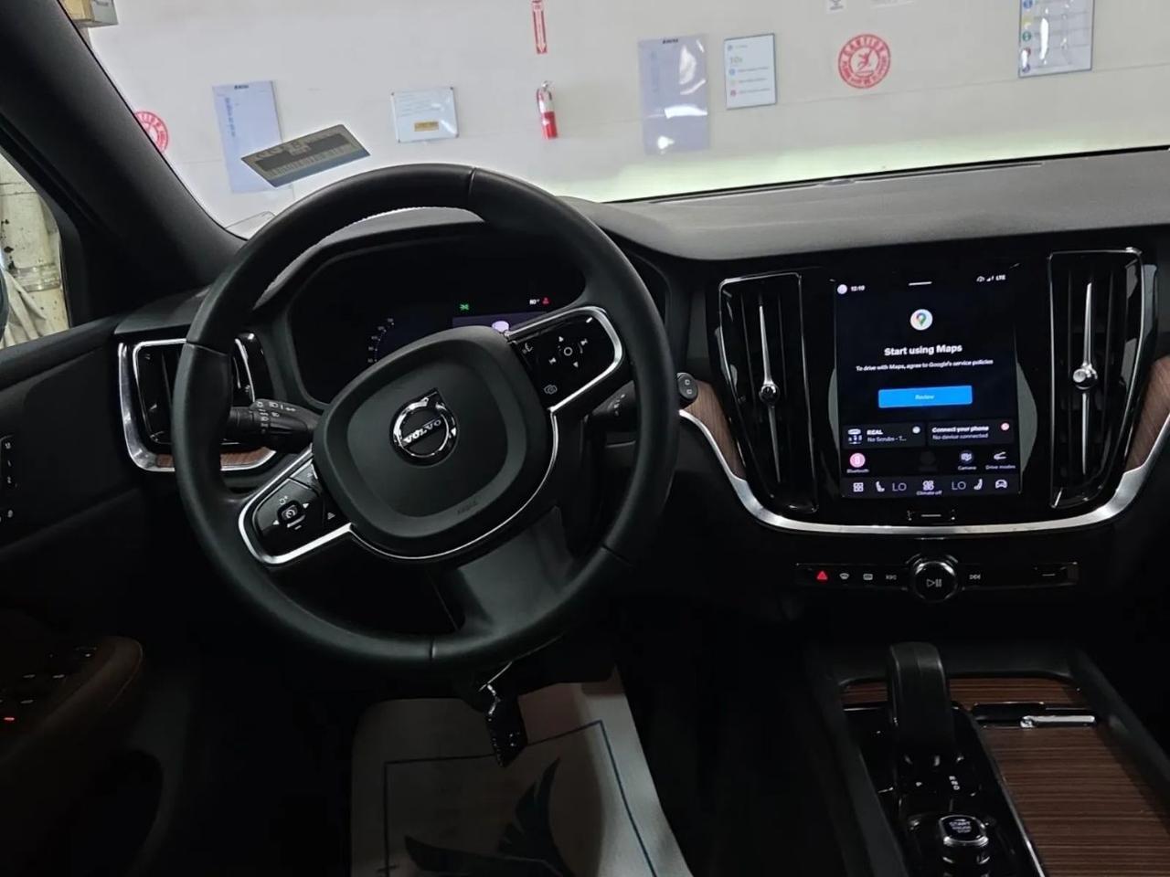 2024 Volvo V60 Cross Country B5 Hybrid AWD PLUS | High Performance Audio, Pilot Assist * Portland OR