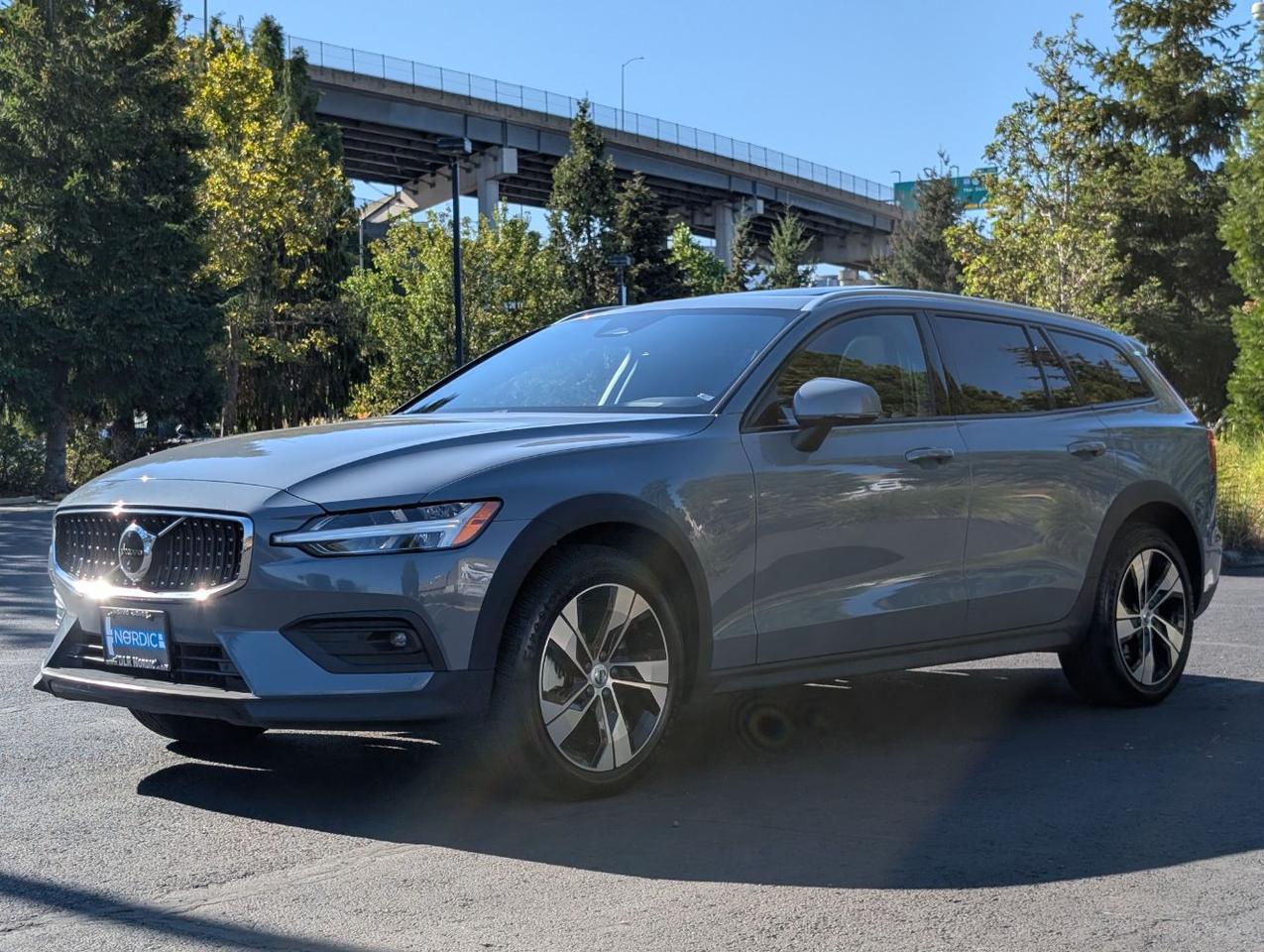2024 Volvo V60 Cross Country B5 Hybrid AWD PLUS | High Performance Audio, Pilot Assist * Portland OR