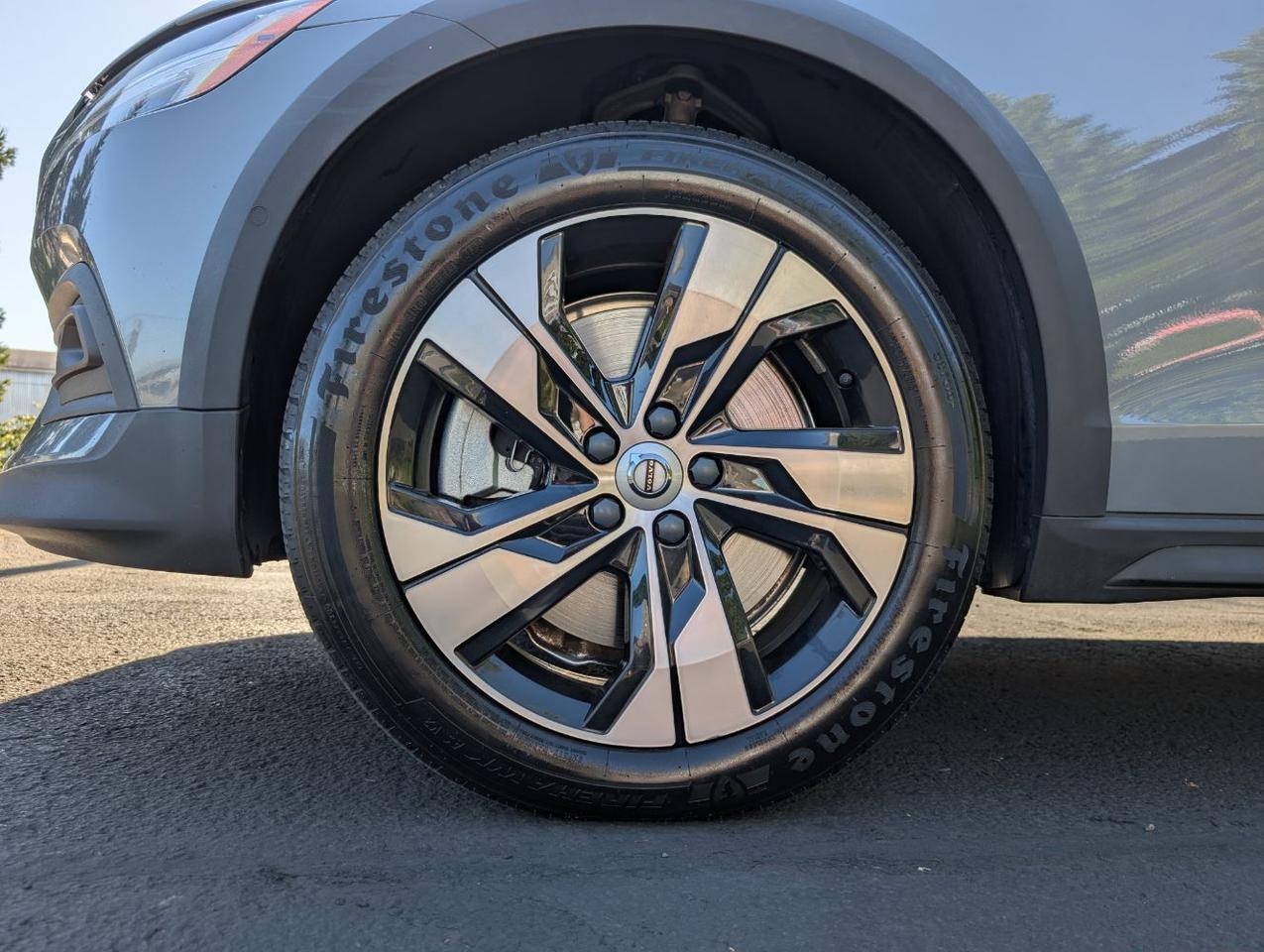 2024 Volvo V60 Cross Country B5 Hybrid AWD PLUS | High Performance Audio, Pilot Assist, 360 Cam & Heated Maroon Brown Leather Portland OR