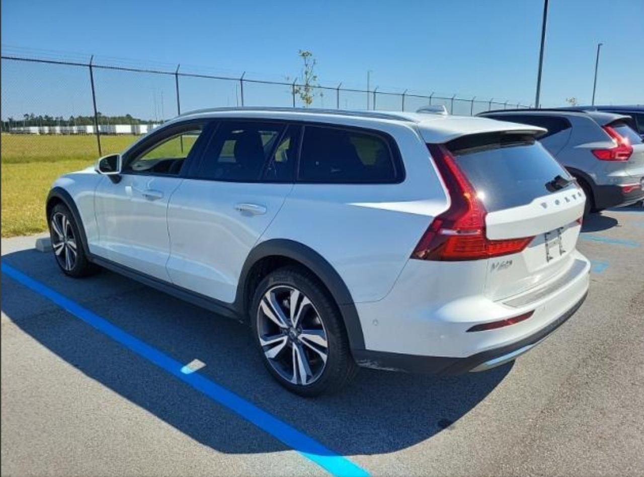 2024 Volvo V60 Cross Country B5 Plus Bend OR