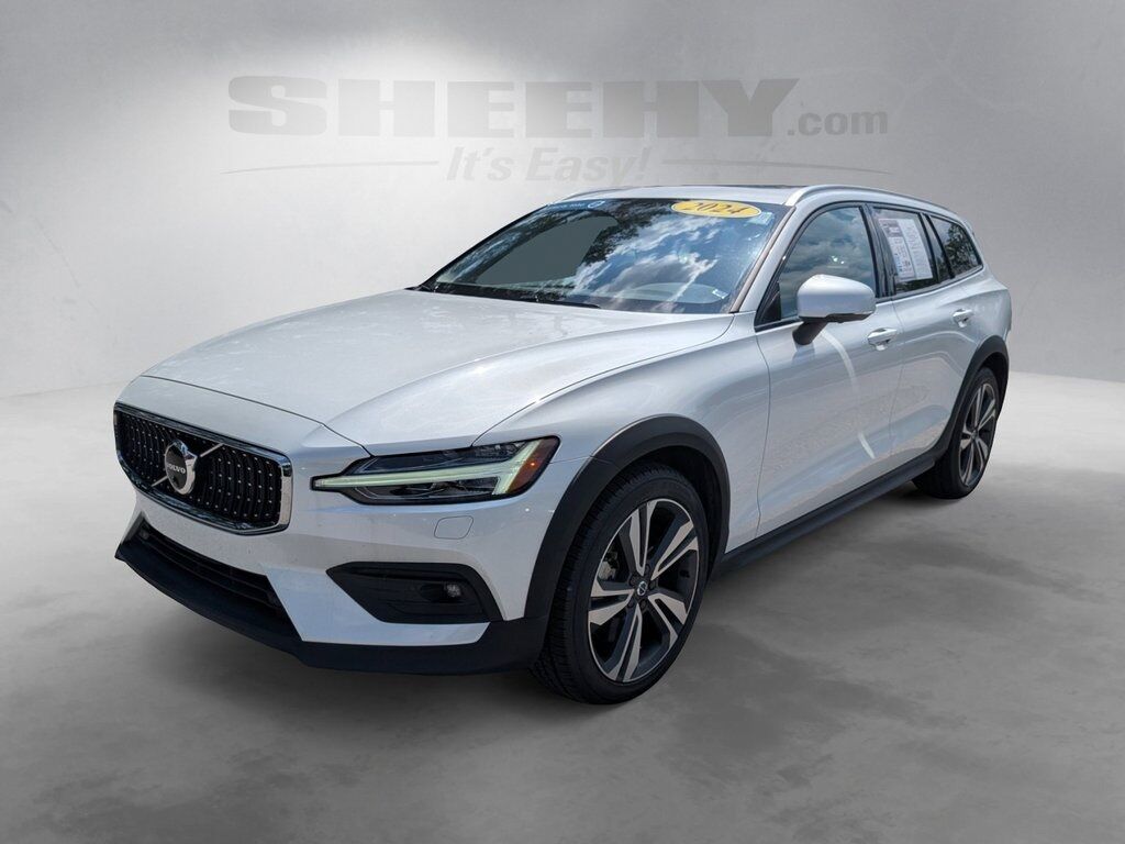 2024 Volvo V60 Cross Country B5 Plus Hunt Valley MD