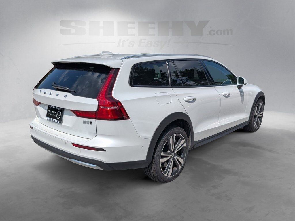 2024 Volvo V60 Cross Country B5 Plus Hunt Valley MD