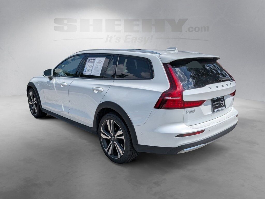 2024 Volvo V60 Cross Country B5 Plus Hunt Valley MD