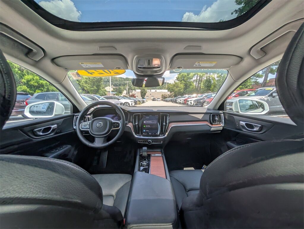 2024 Volvo V60 Cross Country B5 Plus Hunt Valley MD