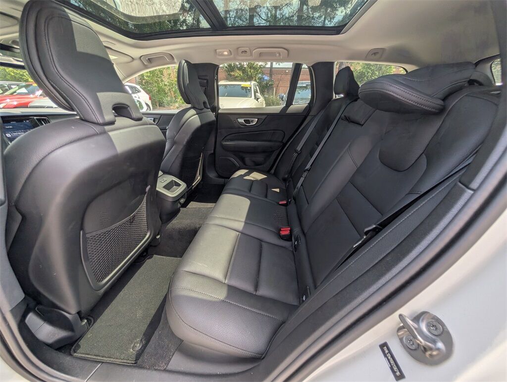 2024 Volvo V60 Cross Country B5 Plus Hunt Valley MD