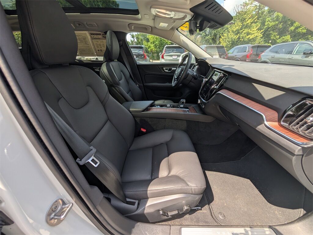 2024 Volvo V60 Cross Country B5 Plus Hunt Valley MD