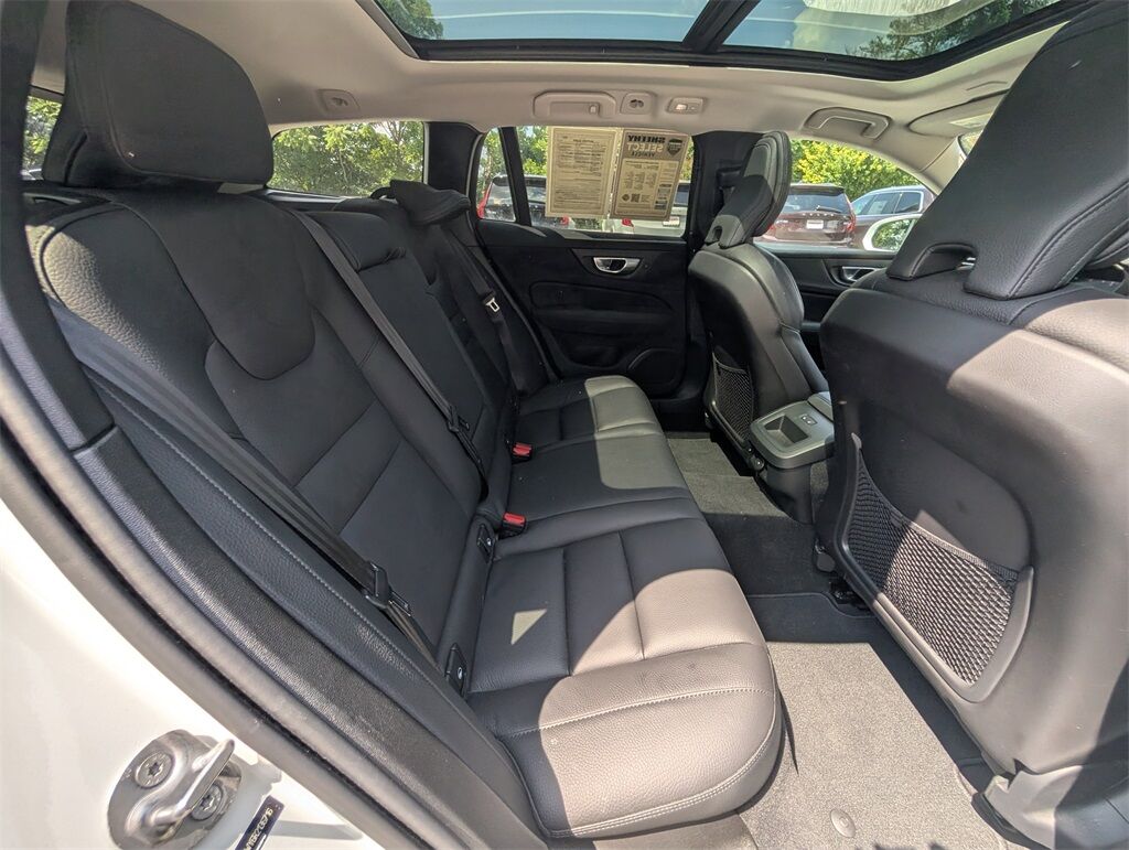 2024 Volvo V60 Cross Country B5 Plus Hunt Valley MD