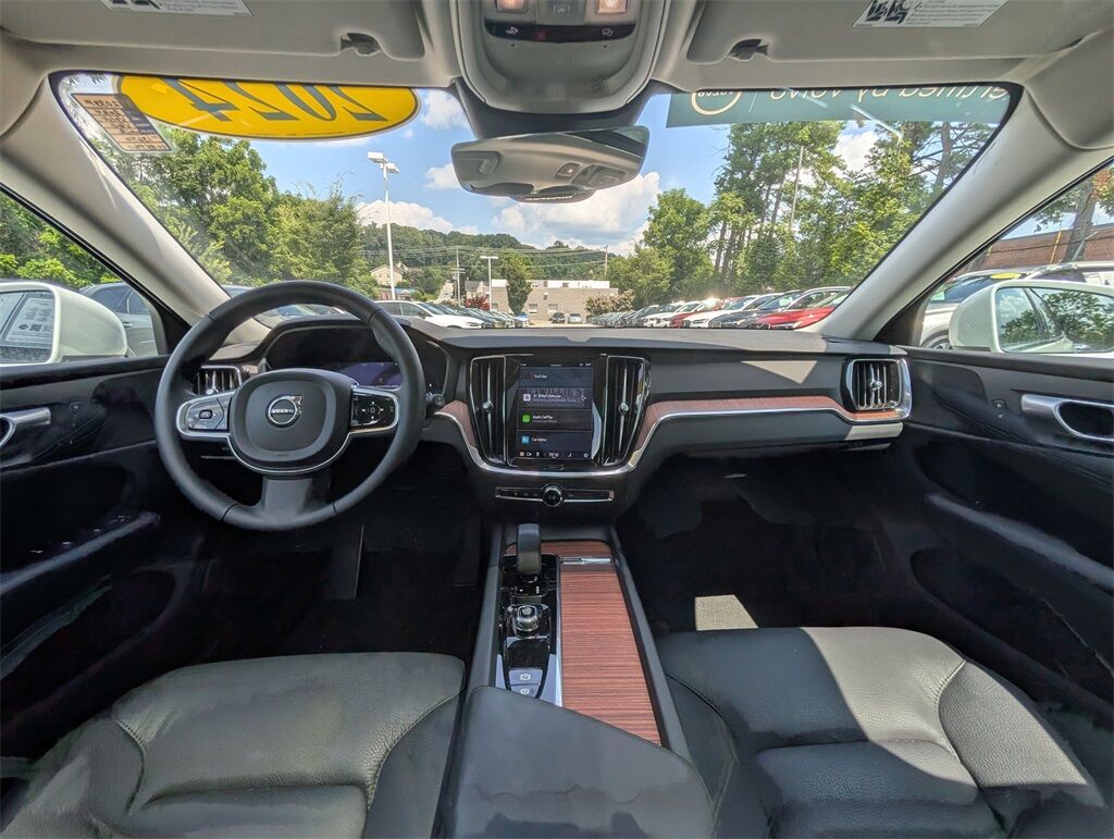 2024 Volvo V60 Cross Country B5 Plus Hunt Valley MD