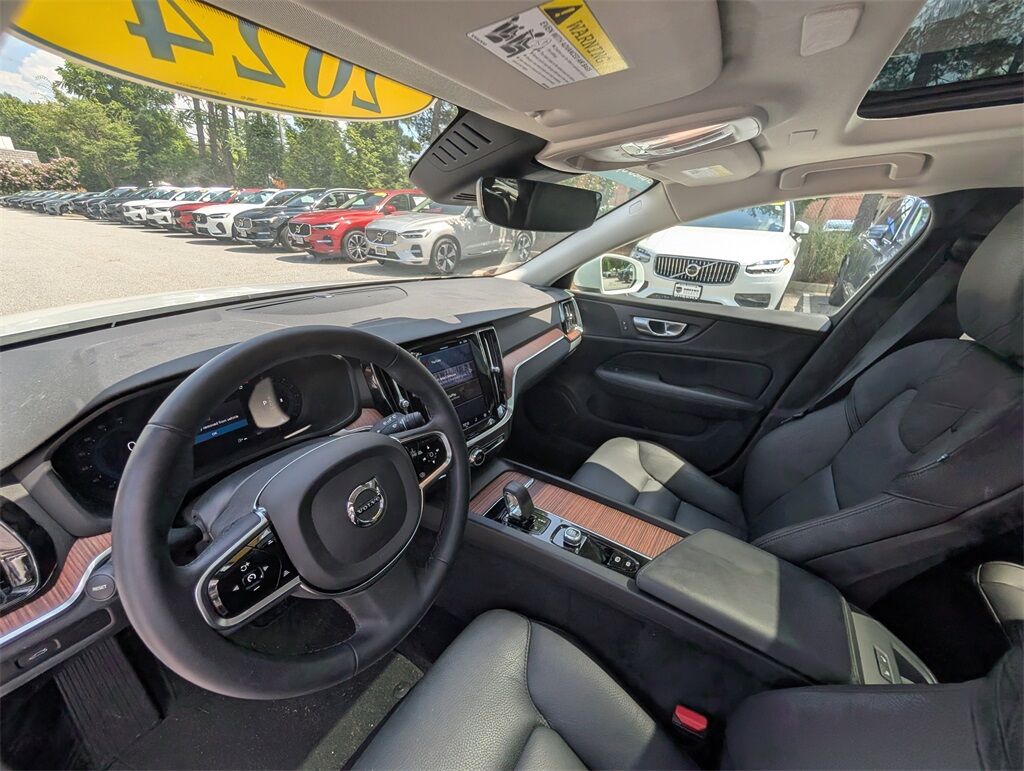2024 Volvo V60 Cross Country B5 Plus Hunt Valley MD