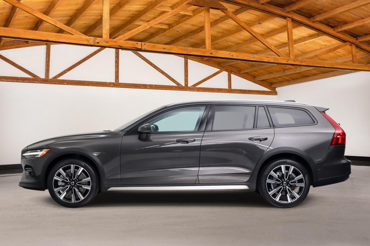 2024 Volvo V60 Cross Country Ultimate Newport Beach CA