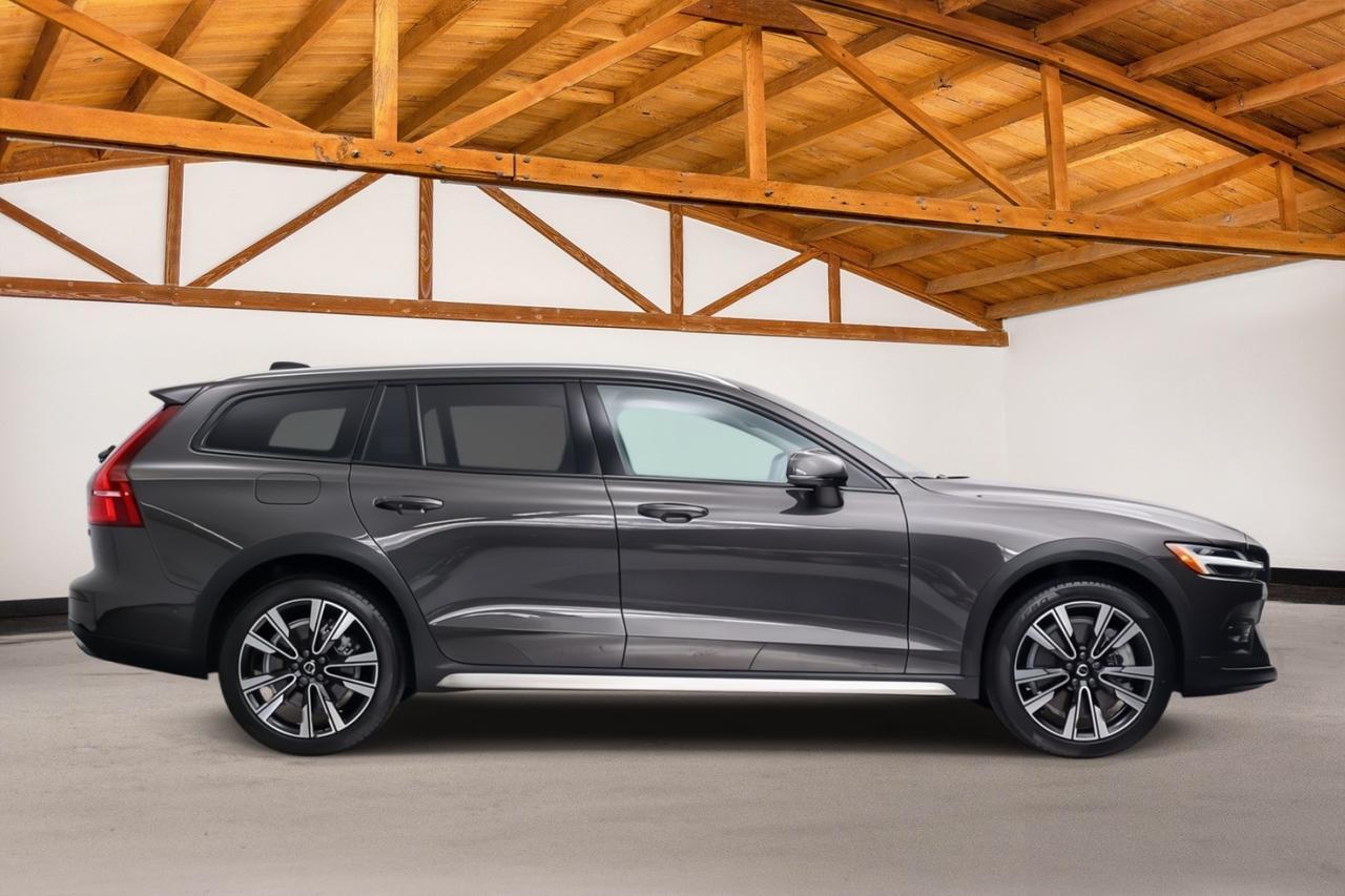 2024 Volvo V60 Cross Country Ultimate Newport Beach CA