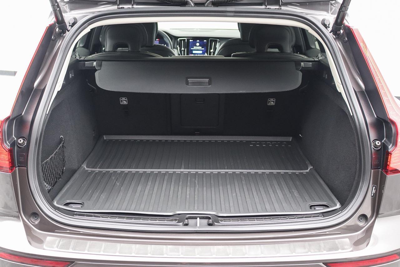 2024 Volvo V60 Cross Country Ultimate Newport Beach CA