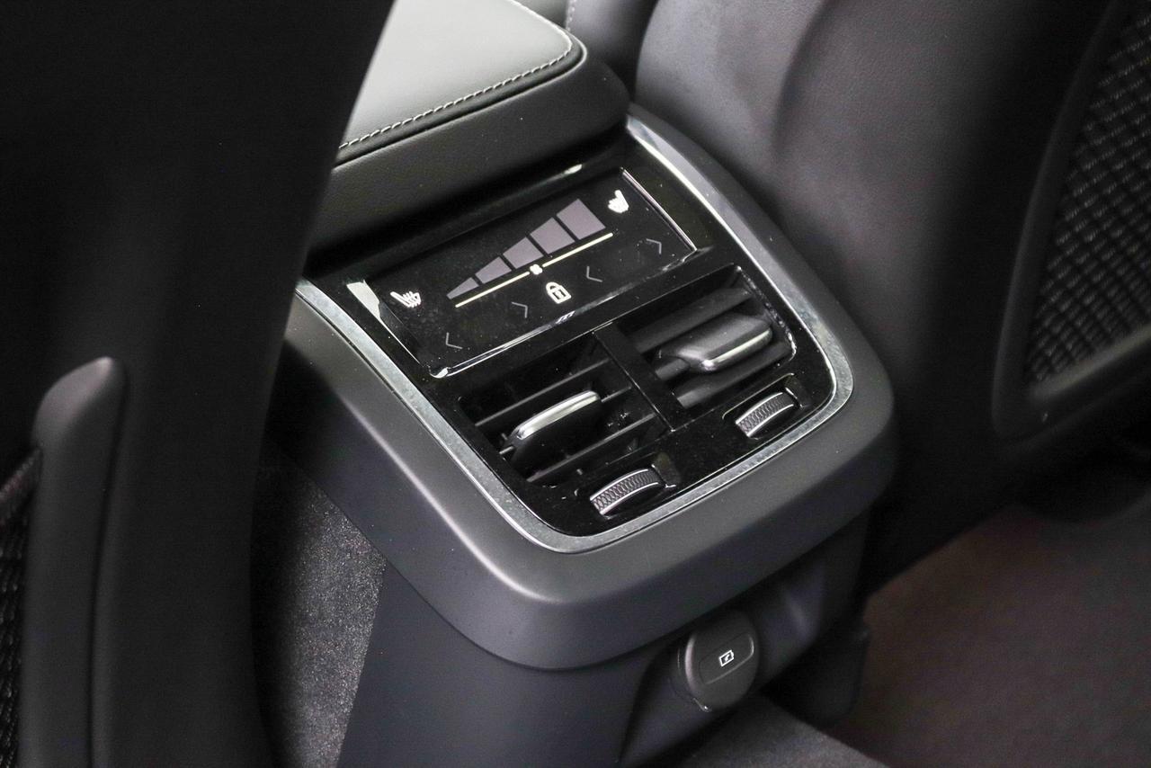 2024 Volvo V60 Cross Country Ultimate Newport Beach CA