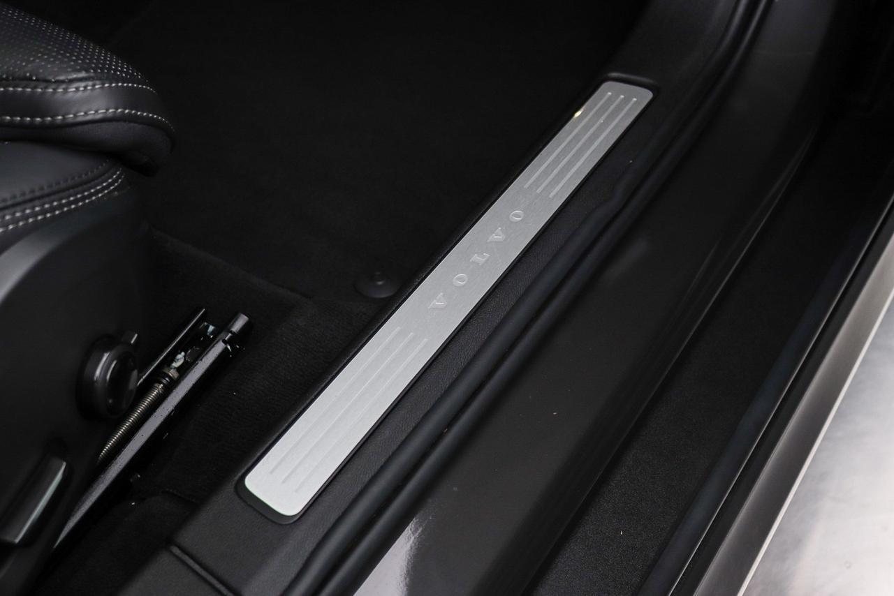 2024 Volvo V60 Cross Country Ultimate Newport Beach CA