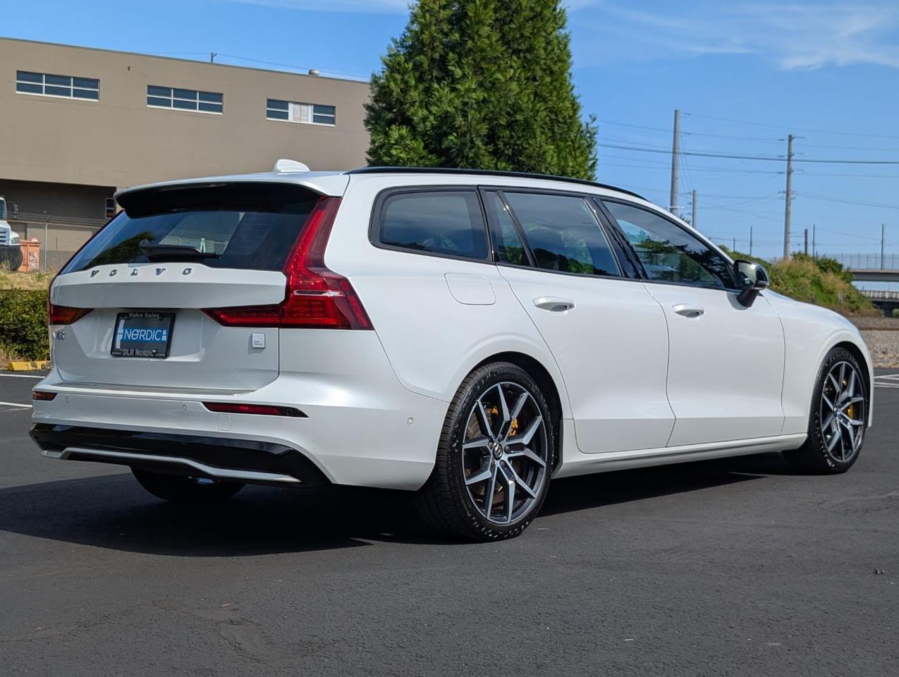 2024 Volvo V60 Recharge T8 Polestar Engineered | 455hp, Ohlins Susp., Bowers & Wilkins, Pilot Assist, 4 Heated Seats & Wheel Portland OR
