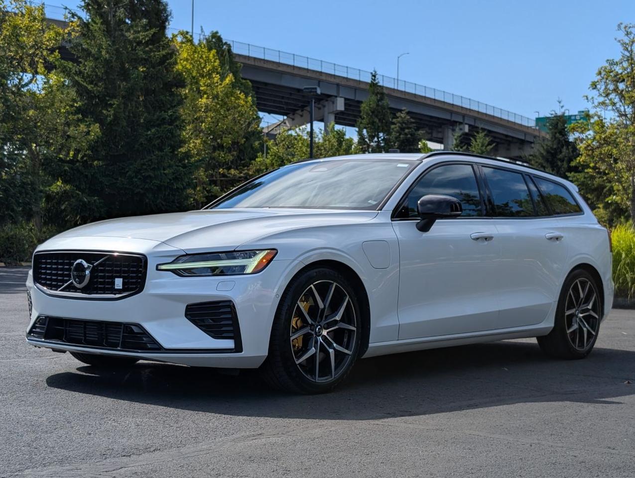 2024 Volvo V60 Recharge T8 Polestar Engineered | 455hp, Ohlins Susp., Bowers & Wilkins, Pilot Assist, 4 Heated Seats & Wheel Portland OR