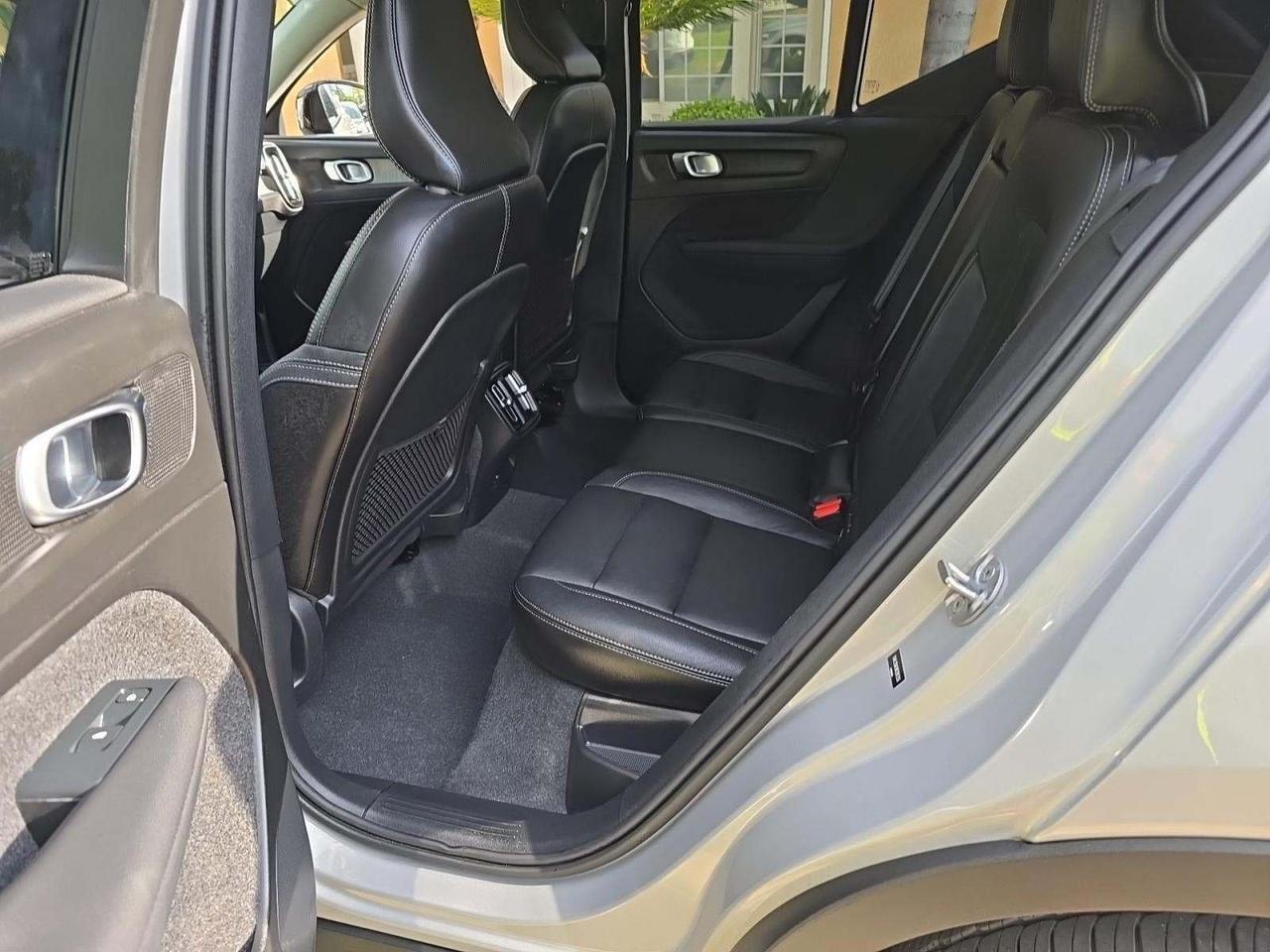 2024 Volvo XC40 B5 Core Bend OR