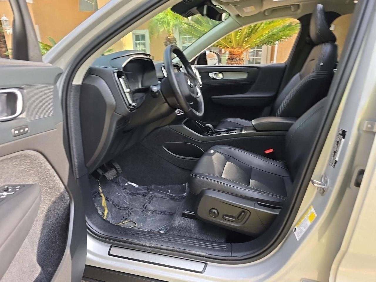 2024 Volvo XC40 B5 Core Bend OR