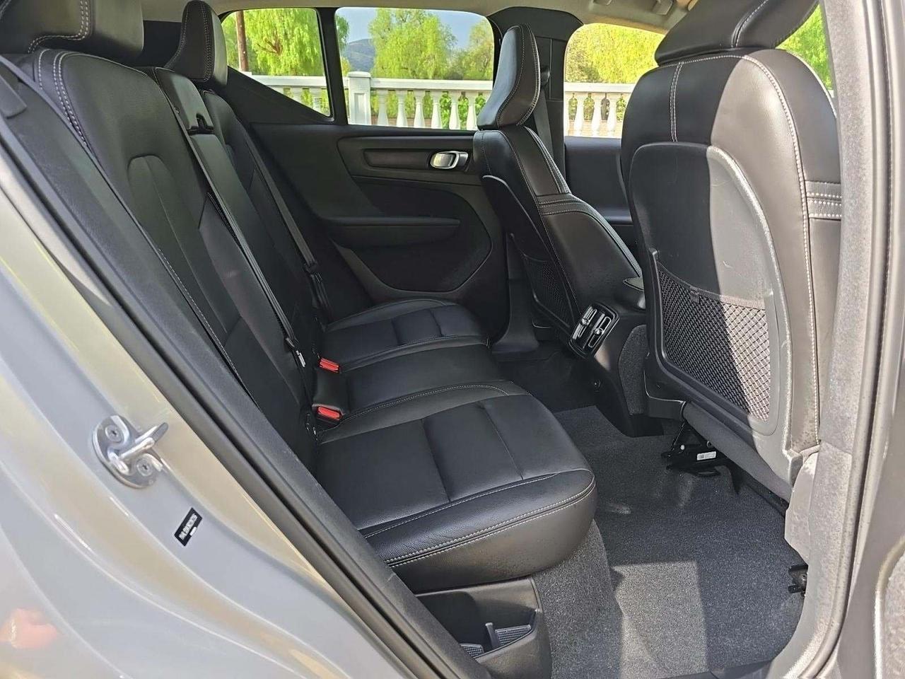2024 Volvo XC40 B5 Core Bend OR