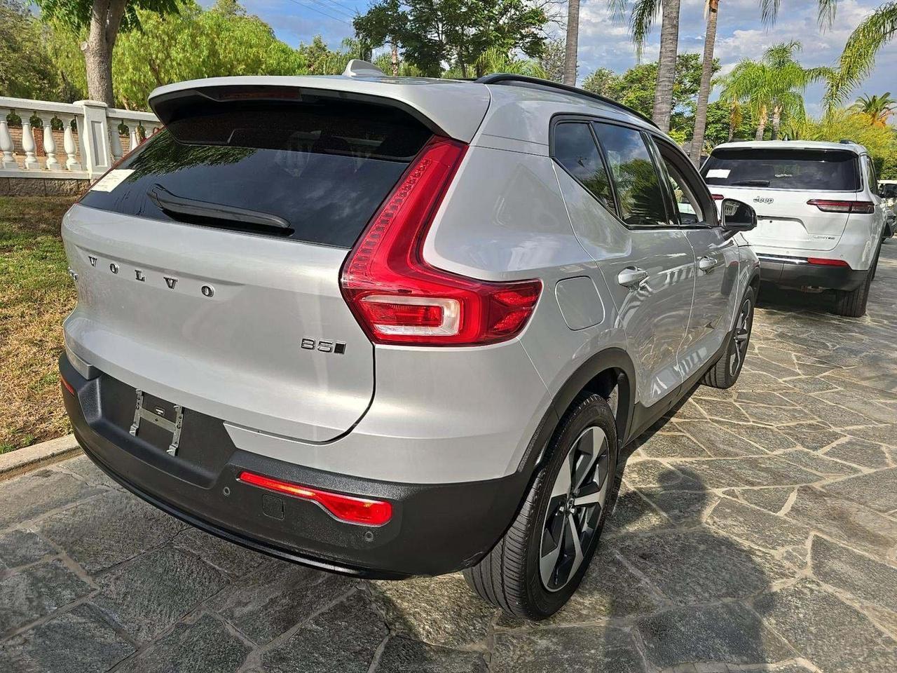 2024 Volvo XC40 B5 Core Bend OR