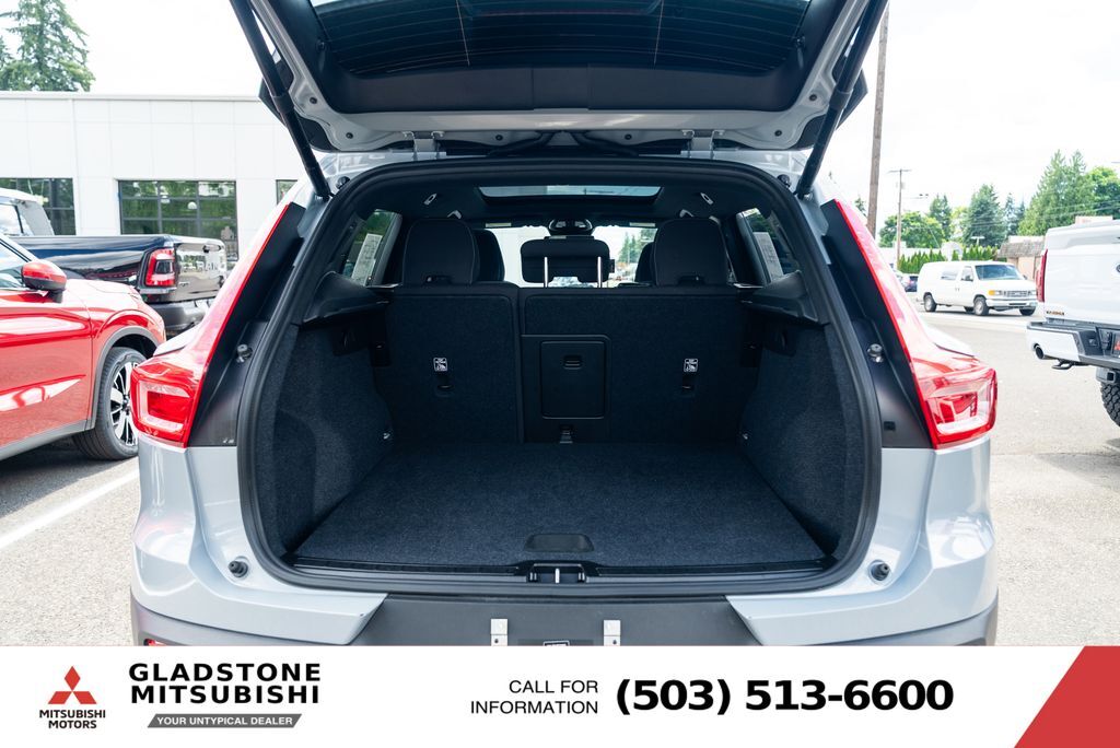 2024 Volvo XC40 B5 Core Milwaukie OR
