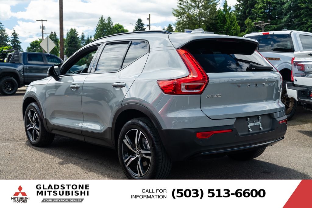 2024 Volvo XC40 B5 Core Milwaukie OR