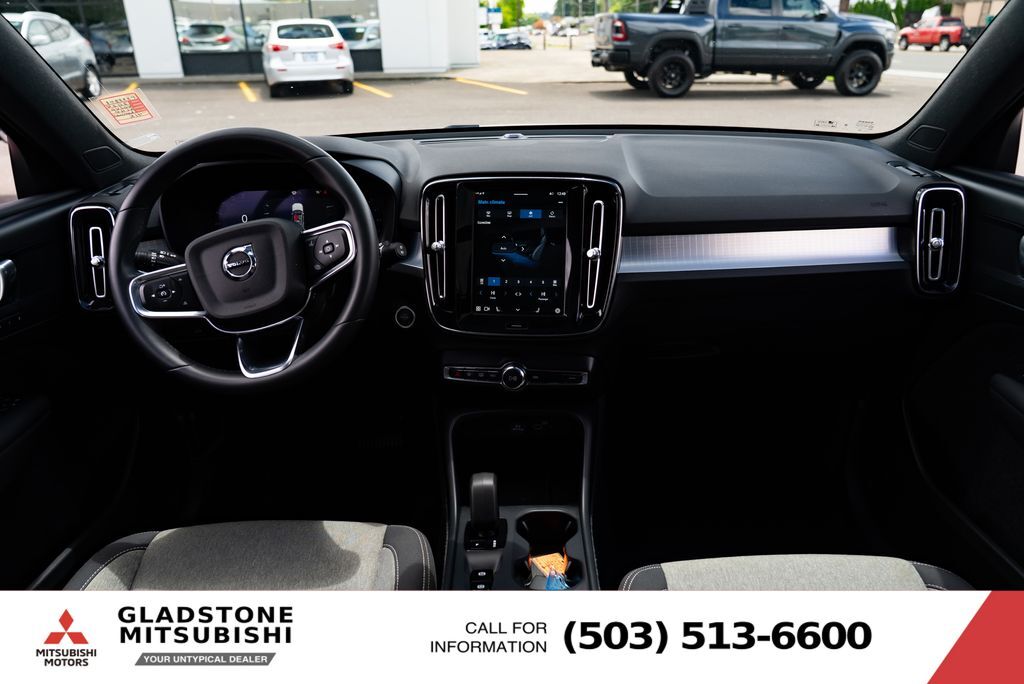 2024 Volvo XC40 B5 Core Milwaukie OR