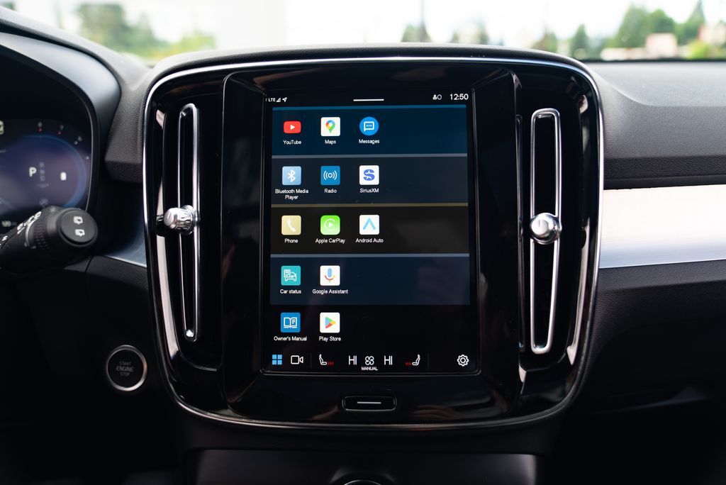 2024 Volvo XC40 B5 Core Milwaukie OR