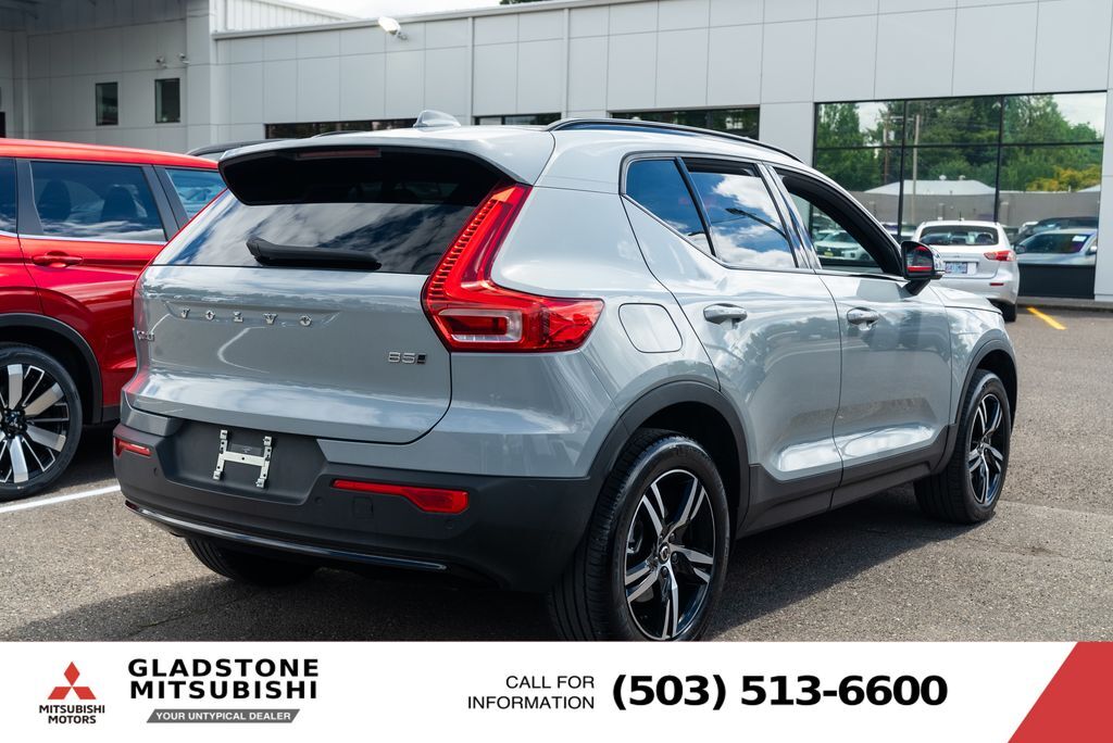 2024 Volvo XC40 B5 Core Milwaukie OR