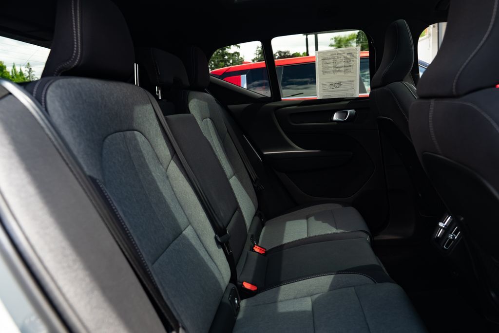 2024 Volvo XC40 B5 Core Milwaukie OR