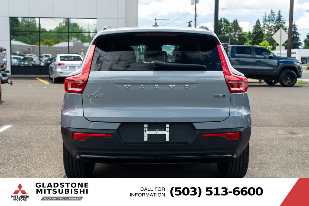 2024 Volvo XC40 B5 Core Milwaukie OR