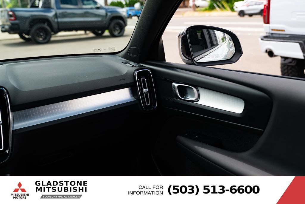 2024 Volvo XC40 B5 Core Milwaukie OR